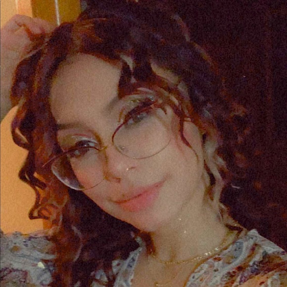 Meet your Posher, Jessica - Picture 1 of 1